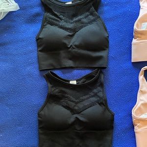 Halara sports bras size small